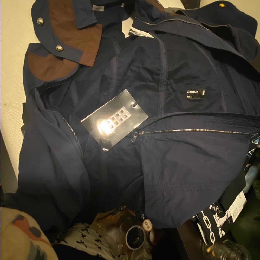 NEVER WORN